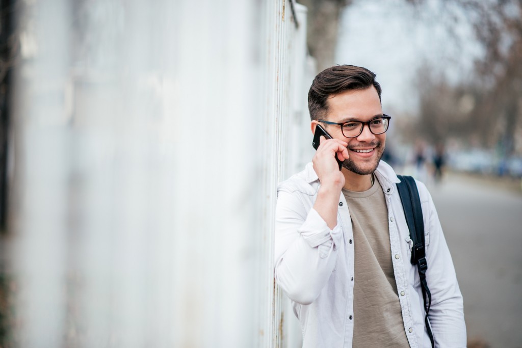 Performance Marketing vs Brand Marketing: How to Balance the Two on Mobile