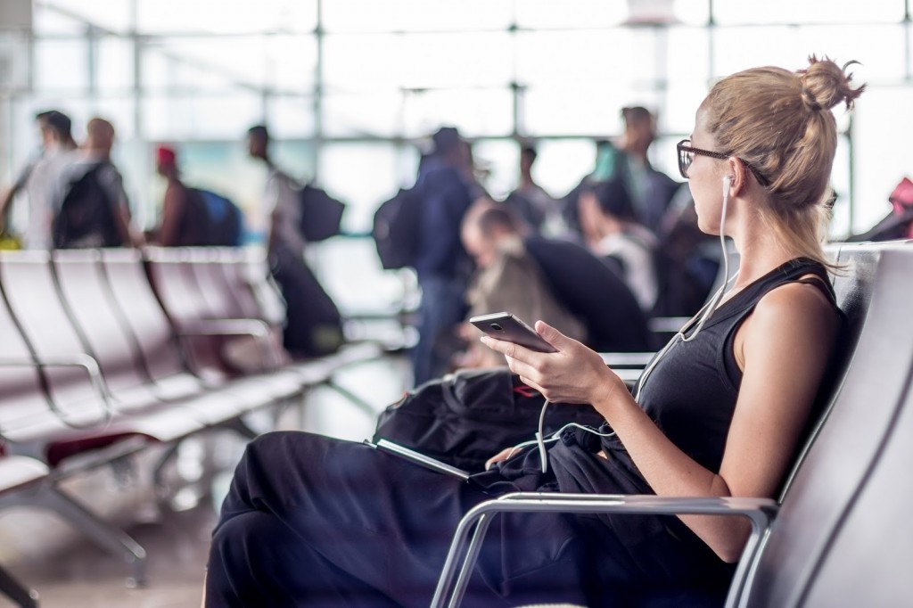 How to Combine Online Advertising and Offline Advertising to Boost Your App Business