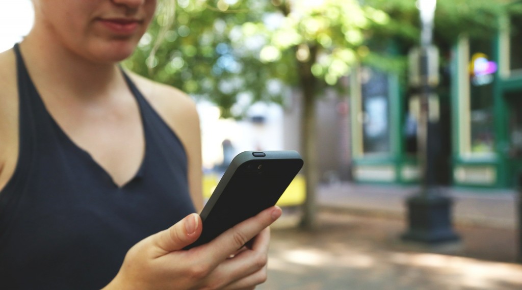 Who Uses The Apps from the Largest Consumer Electronics Retailers in the U.S.? 